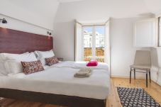 Apartment in Lisbon - LV Premier P.Real PI1- Central/River Views/Terrace 