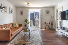 Apartment in Lisbon - LV Premier Chiado CH1: Upscale 3-Bedroom Residence Overlooking Santa Justa Lift