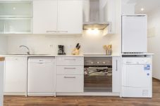 Apartment in Lisbon - LV Premier AM2- terrace, view, AC, elevator, BBQ 