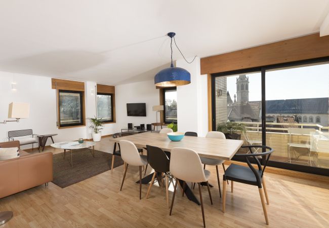 Apartment in Oporto - LV Premier MQ2- View, AC, elevator, balcony 