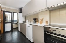 Apartment in Oporto - LV Premier MQ2- View, AC, elevator, balcony 