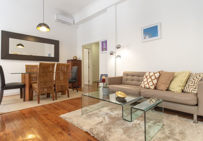 Apartment in Lisbon - LV Premier Baixa CR2- lift, AC, center, balcony 